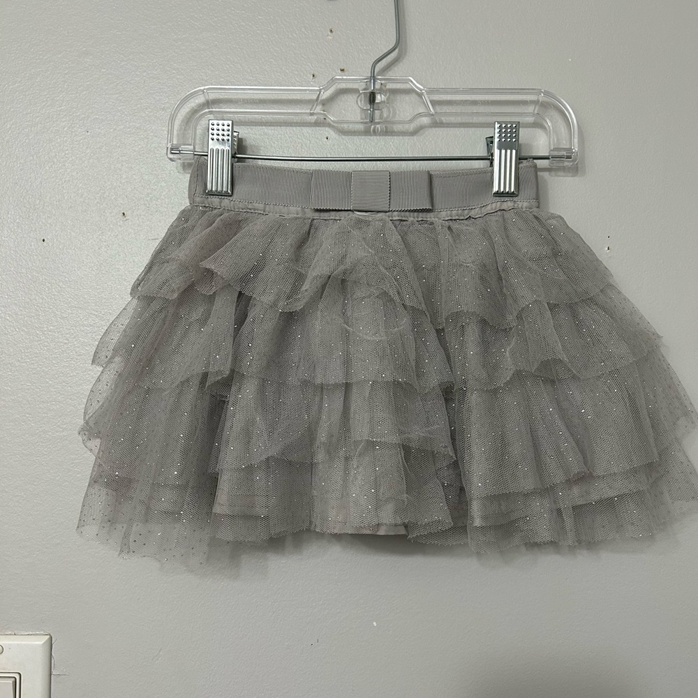 Joe Fresh Little Girls Elegant Gray Sparkly Ruffled Skort. Size 2. From 2015